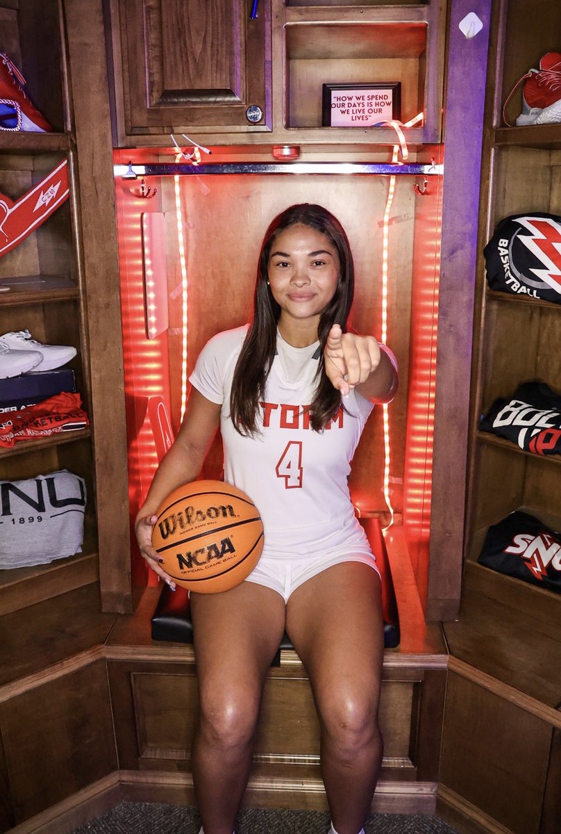 miathehooper13's tweet photo. Extremely grateful for another visit and offer!!! @SNUwbb https://t.co/GIVjjbEsst
