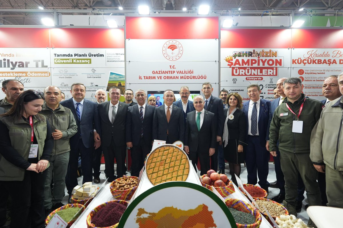 SaitMesutDogan's tweet photo. 16.#GAPTARIM Tarım, Tarım Teknolojileri ve Hayvancılık Fuarı’nın açılışı, Valimiz Sayın Kemal Çeber ve protokol üyelerimizin katılımıyla gerçekleştirildi.
Akıllı tarım ve yeni teknolojilerin buluştuğu fuarın şehrimize ve sektörümüze katkı sunmasını diliyorum.
#GAÜN https://t.co/1pzgohGm4c
