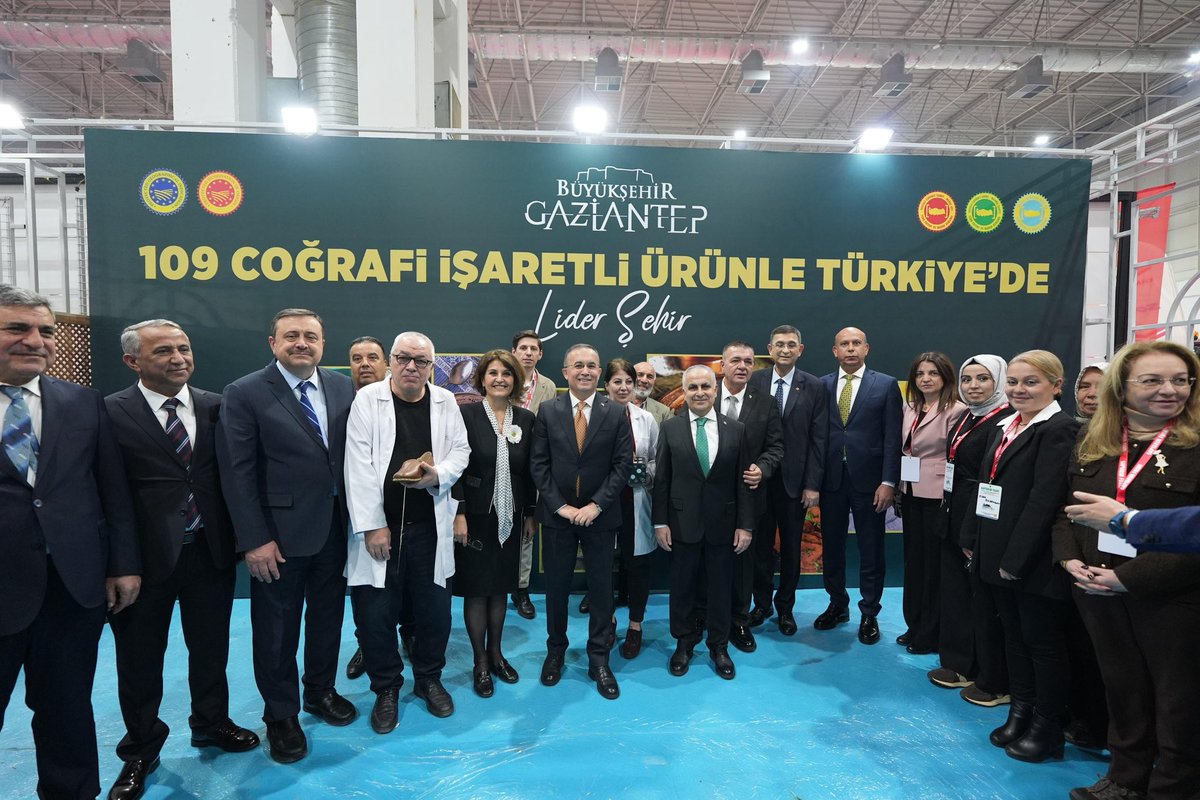 SaitMesutDogan's tweet photo. 16.#GAPTARIM Tarım, Tarım Teknolojileri ve Hayvancılık Fuarı’nın açılışı, Valimiz Sayın Kemal Çeber ve protokol üyelerimizin katılımıyla gerçekleştirildi.
Akıllı tarım ve yeni teknolojilerin buluştuğu fuarın şehrimize ve sektörümüze katkı sunmasını diliyorum.
#GAÜN https://t.co/1pzgohGm4c