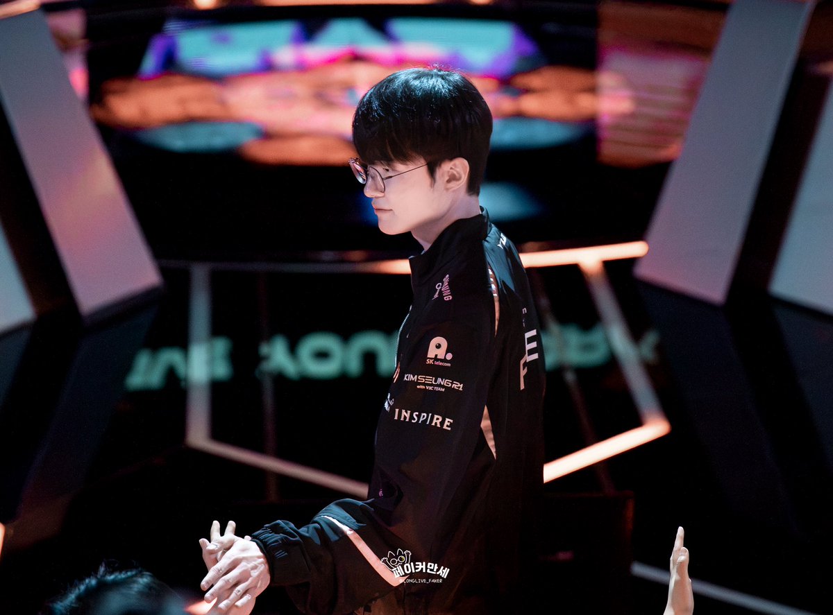 260401

아름다워요...🌹🐈‍⬛

#Faker #페이커