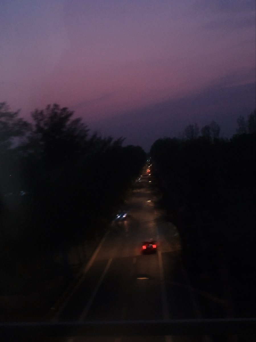 Enen1010_'s tweet photo. 愚人节入夜
#moment #April https://t.co/T5Wm3F9Lpw