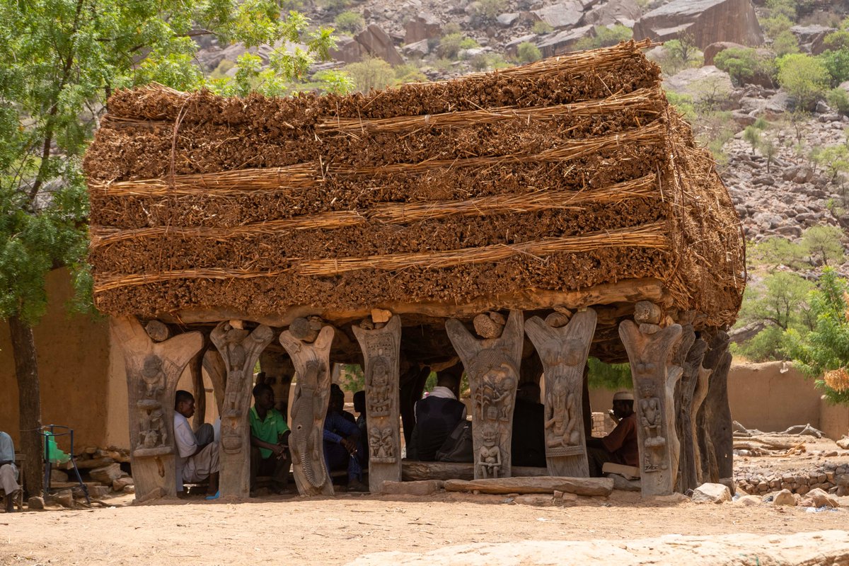 🛖 9 togunas réhabilitées dans 8 villages (Djombolo, Tégourou, Sangha-Bongo, Banani, Koundou, Ireli, Sobane-da) et la ville de Bandiagara. Le #Toguna, véritable espace de dialogue et de renforcement de la cohésion sociale en milieu Dogon.
 <a href="/ALIPHFoundation/">ALIPH Foundation</a> #ProjetALIPH_Bandiagara