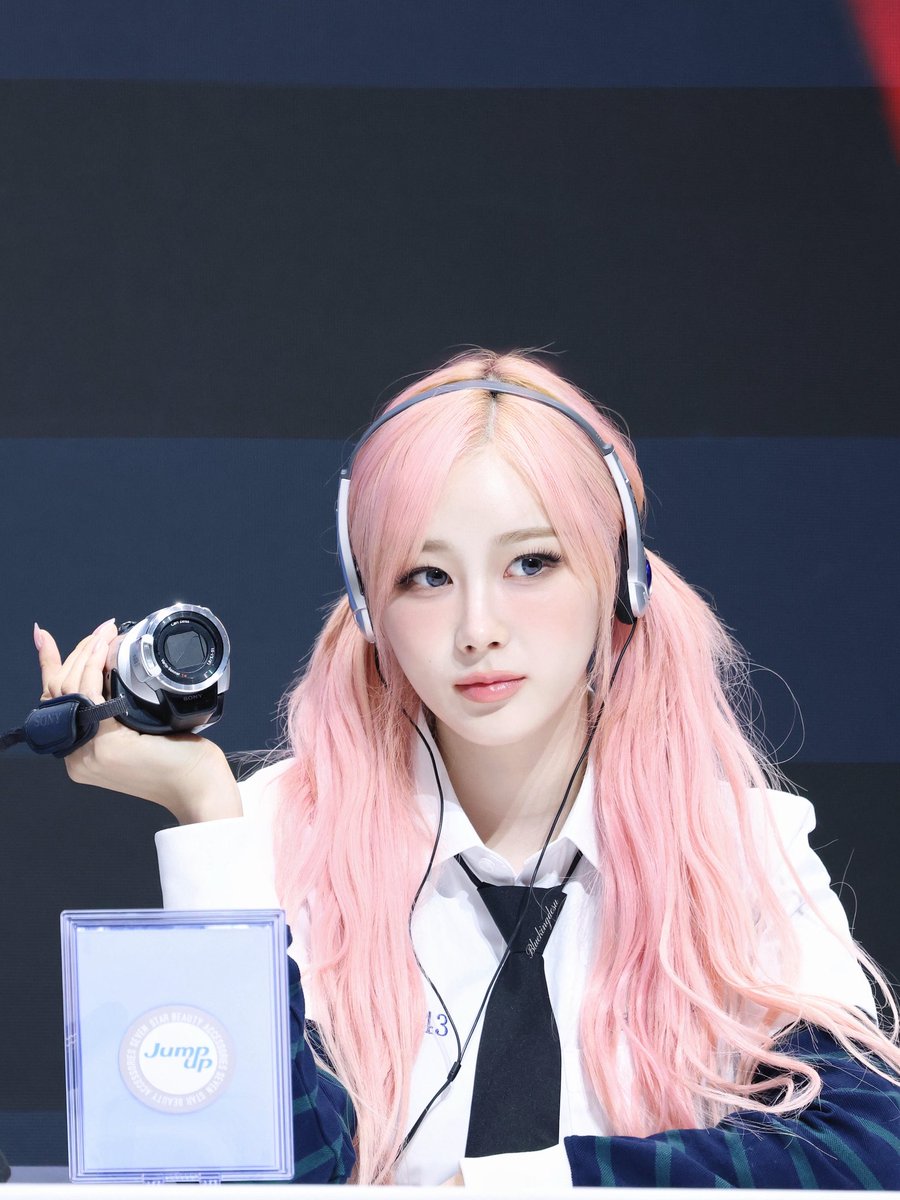 Moon_uoo tweet media