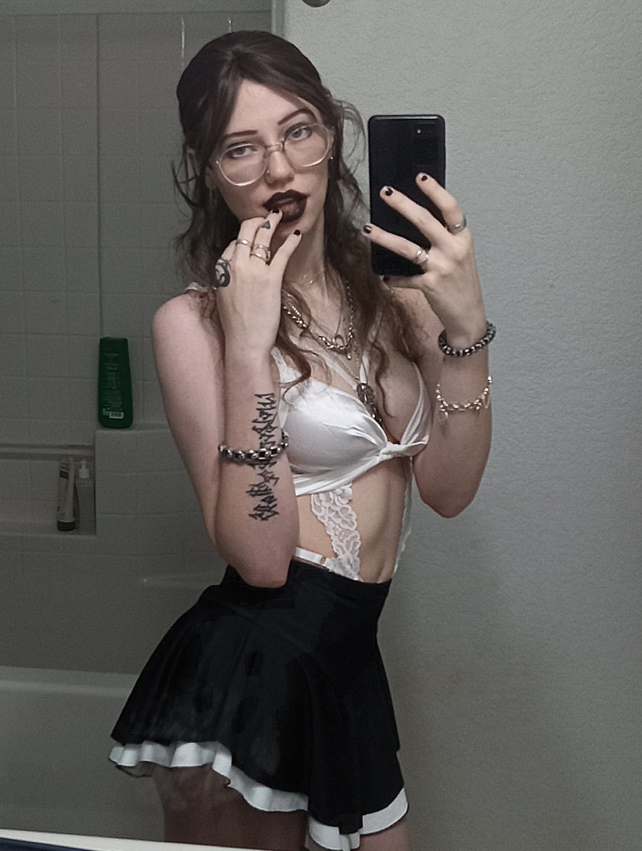 TripleGoddess67 tweet media