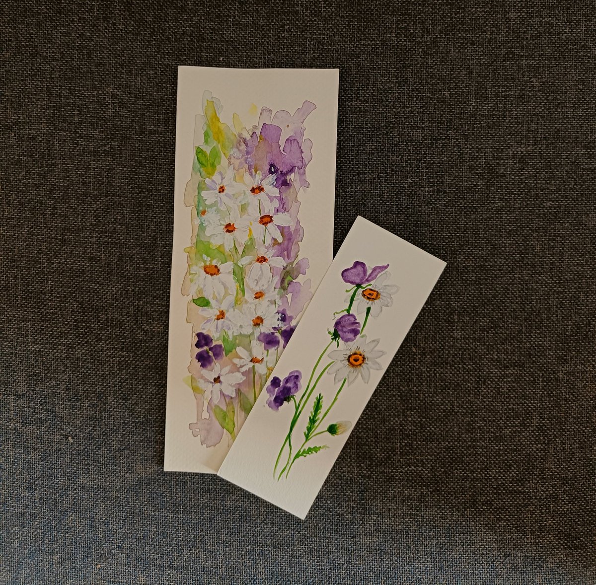 tikulli's tweet image. If you wish to commission bookmarks or want to buy any of these please DM. Do Share. #AprilGoals