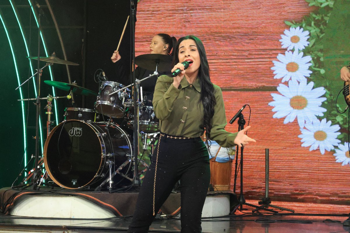 tererejerepy's tweet image. ¡Con polca y chámame, Tania Duarte y Dos raíces nos hacen bailar en este bloque! 🎶

#tererejerepy por #telefuturopy