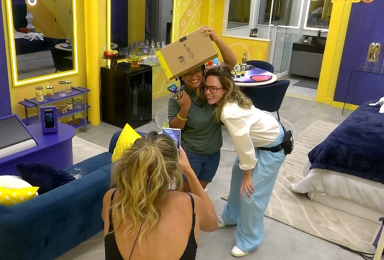 gio transner ★. 💋💄 tweet media