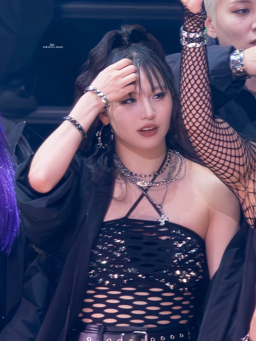 𝑺𝑶 tweet media