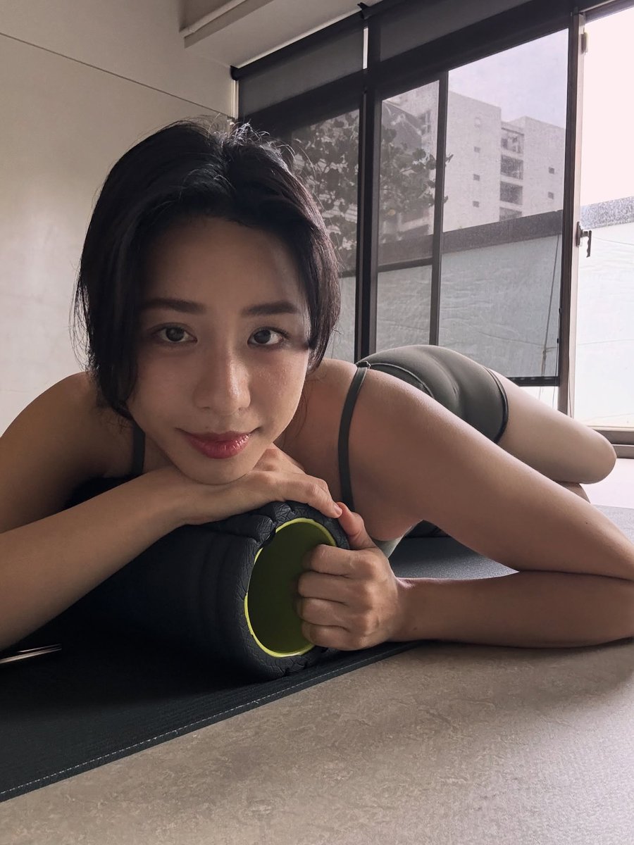 Katelyn0701ay's tweet photo. I forgot I went to the foam roller yesterday!
I'm on the foam roller right now, too, because I walked so much at the Tokyo Dome yesterday. https://t.co/uHBQXgOCla
