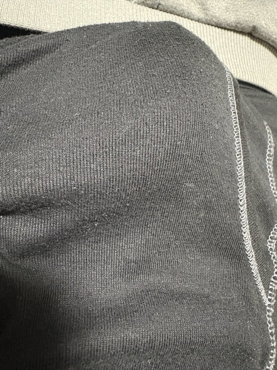 チーズハットグ2本も食べちゃった🧀

太くて大きいから満足度高くておなかいっぱいになった。

#チーズハットグ #ゲイ #大学生ゲイ #コンビニ #バイ #大学生バイ