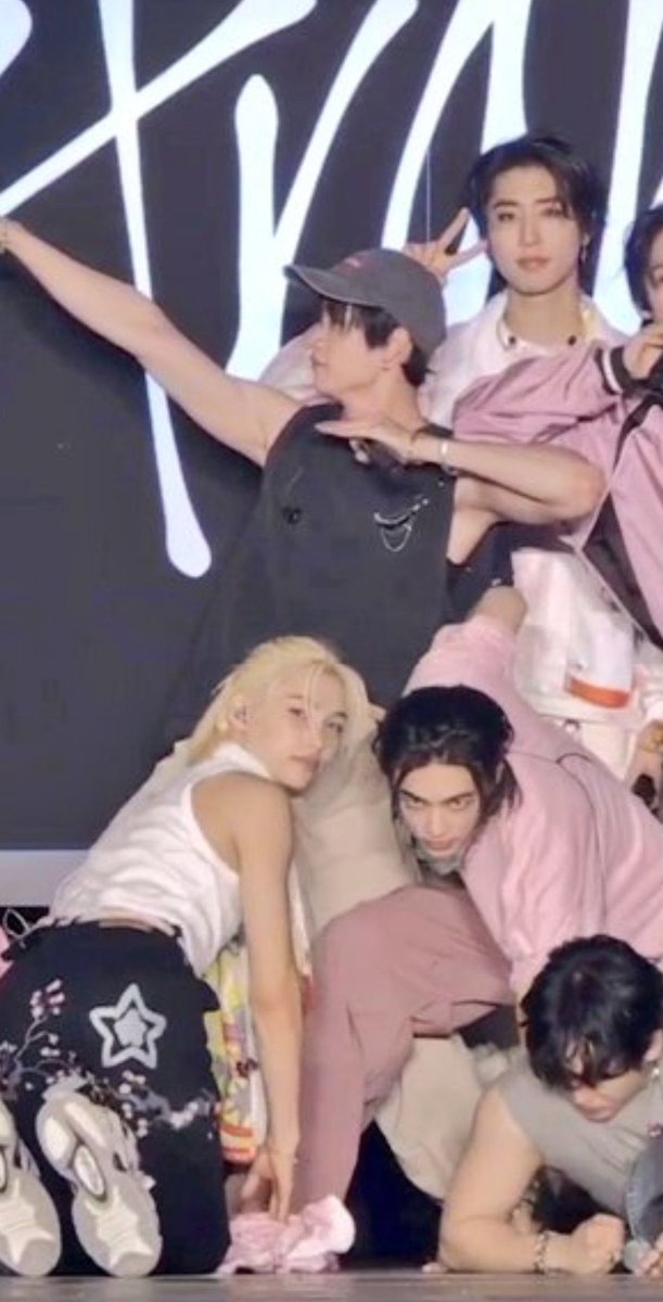 🄽🄴🅇𓆏 tweet media