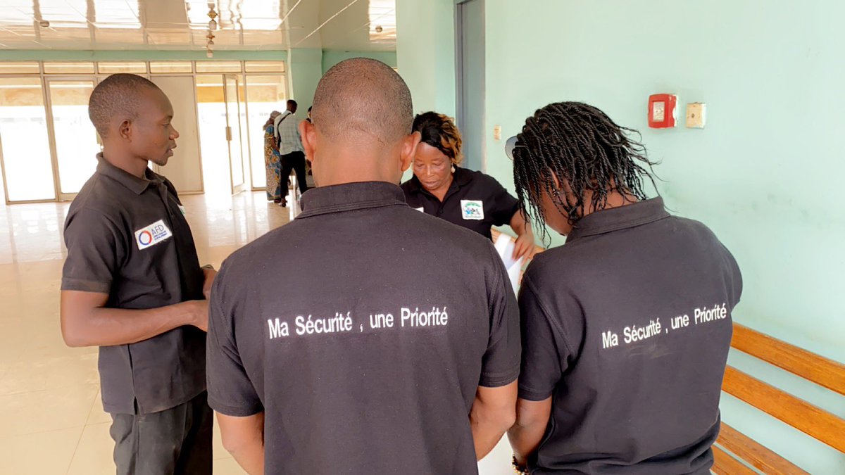 Ladyange2k's tweet photo. Le personnel des ONG doit démontrer une maîtrise effective des principes de sécurité humanitaire dans l’exercice de ses fonctions. https://t.co/3RTOCarsi1