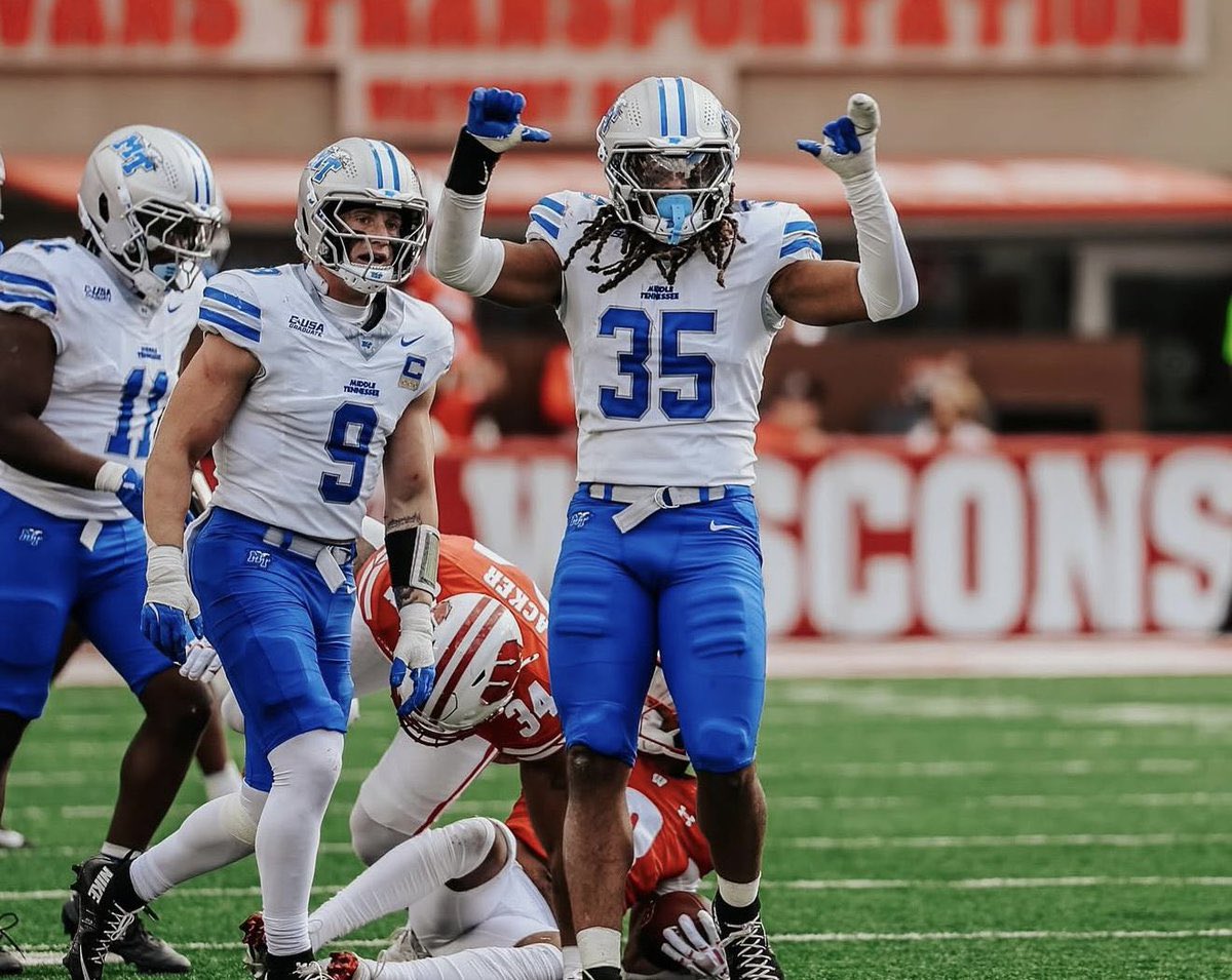 After a great conversation with <a href="/CoachAJReisig/">A.J. Reisig</a> I’m blessed to receive a d1 offer from middle Tennessee state 💙🤍<a href="/ChadSimmons_/">ChadSimmons</a> <a href="/JaredClark2/">Jared Clark</a> <a href="/CoachJonHaskins/">Jon Haskins</a> <a href="/247Sports/">247Sports</a>