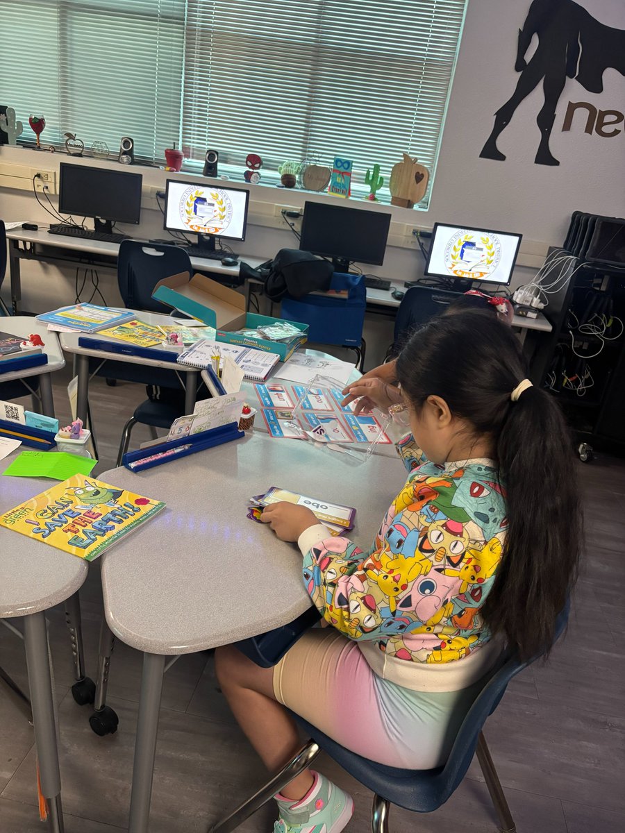 LChapman_SISD's tweet photo. 🌟 Shoutout to @JMartinez_BES for
bringing his dedication and spark to EELA and empowering English learners. Thank your for growing our scholars.🌱📚 @Butler_ES #EELA #BilingualEd #TeamSISD #Spring2026 https://t.co/ACimGQ3Ovc