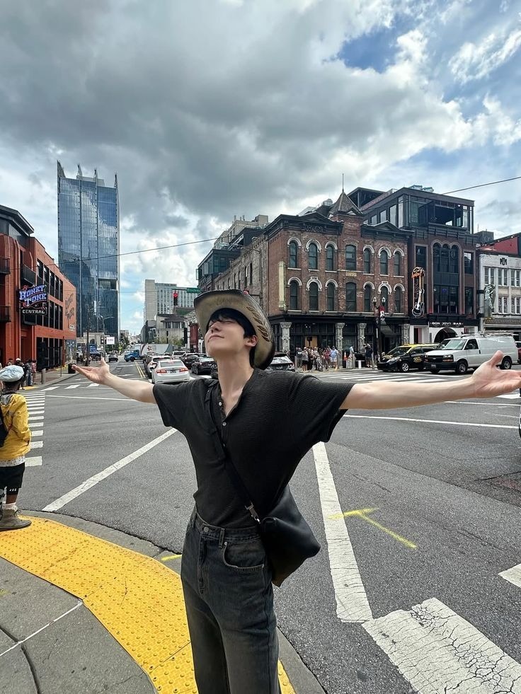 Woodsy Corner. tweet media