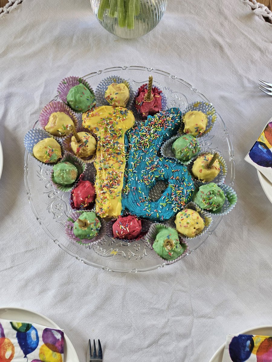 Elastisch321 tweet media