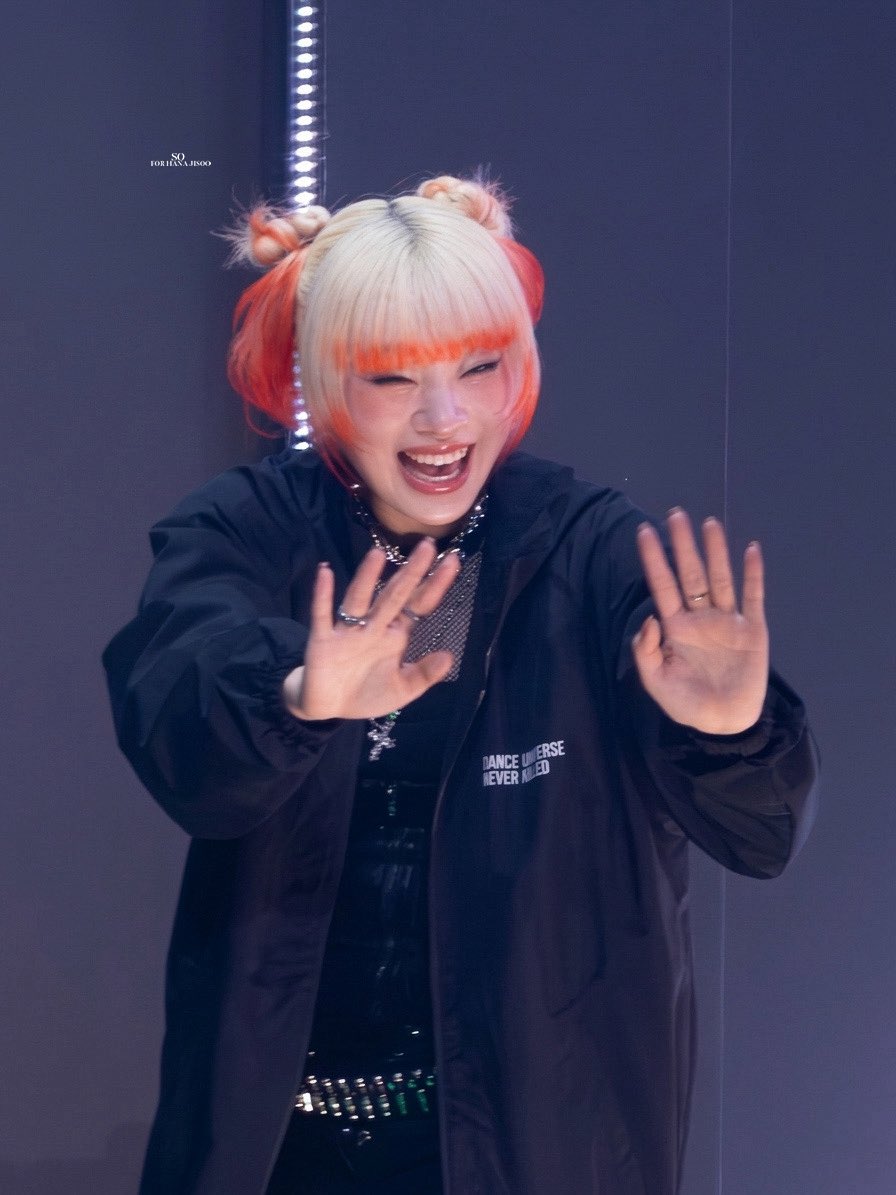 𝑺𝑶 tweet media