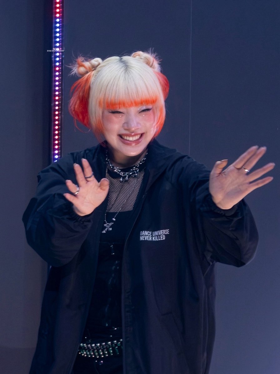 𝑺𝑶 tweet media