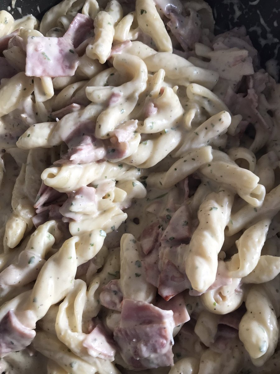 Resteverwertung😋
🍝🍗