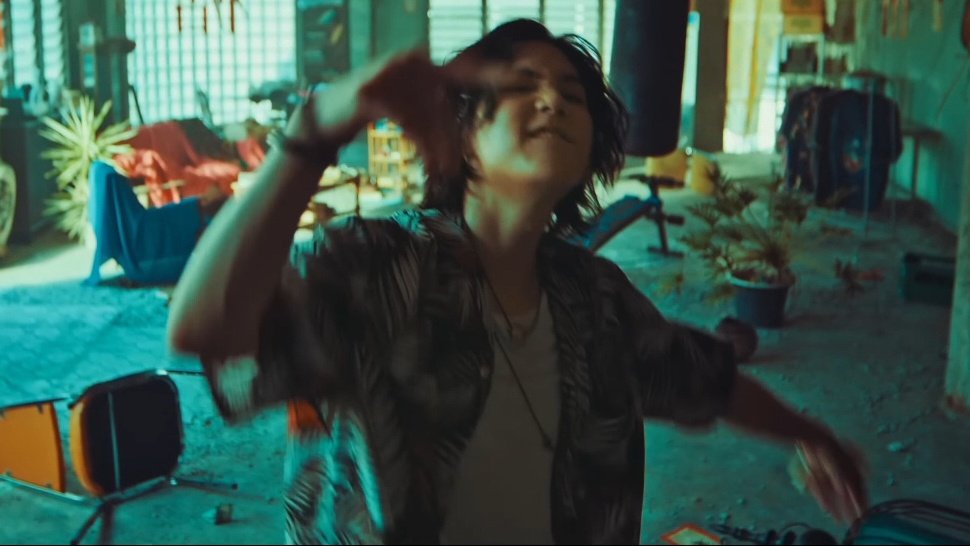 bow in yoongi's hair tweet media