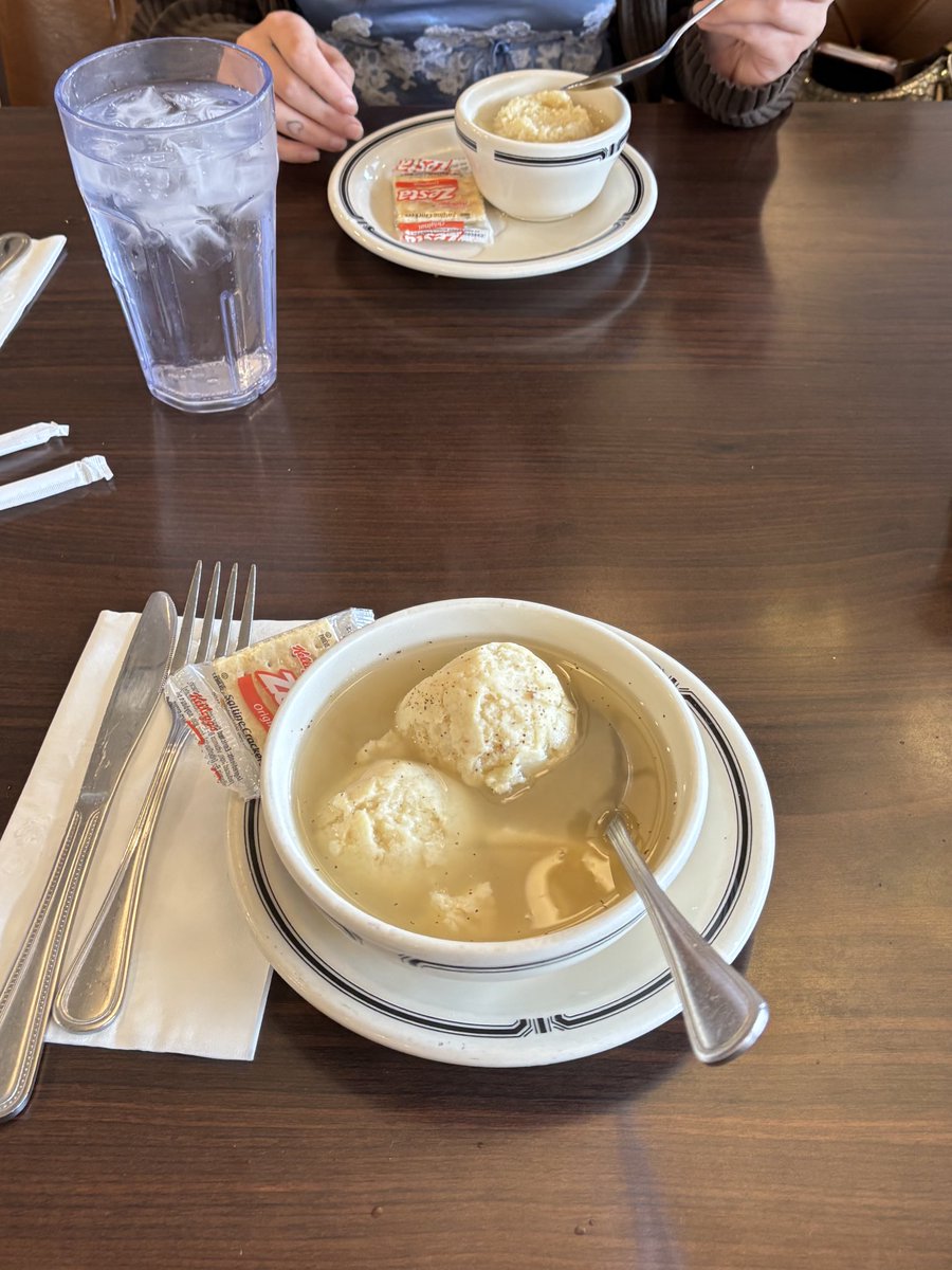 tabiafooddiary's tweet photo. Having a super awesome time https://t.co/qC5KnAnh7g