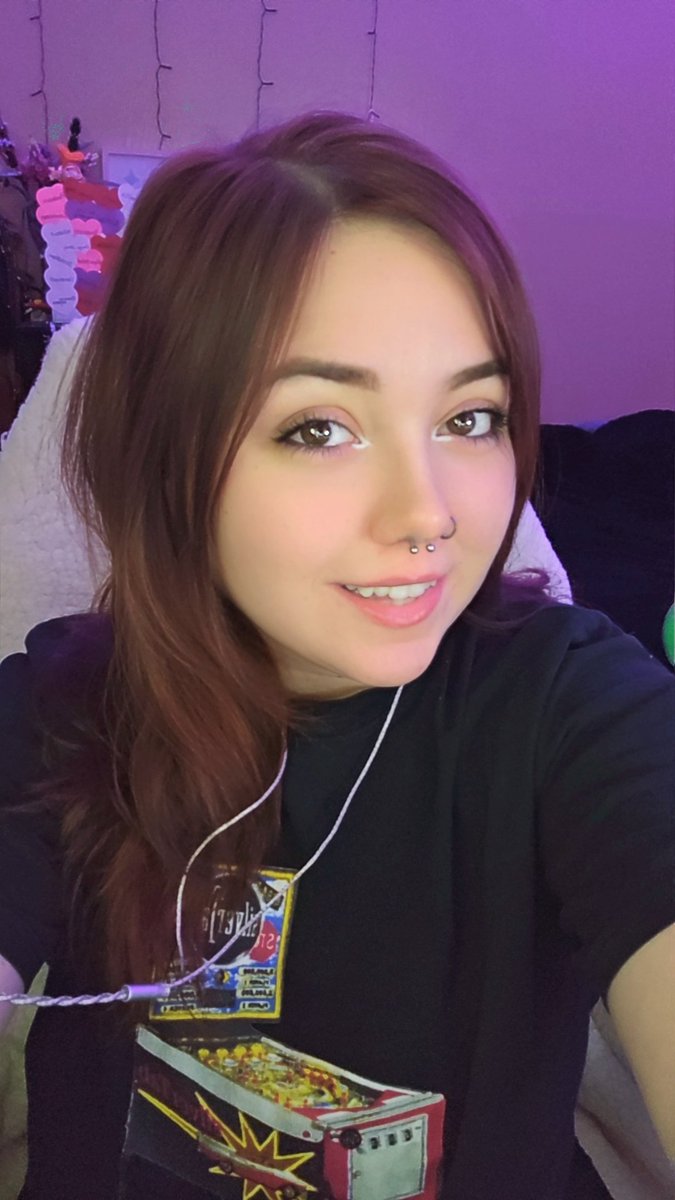 Live!

Twitch.tv/tiffkats
And 
tiktok.com/@tiffkats?_r=1…