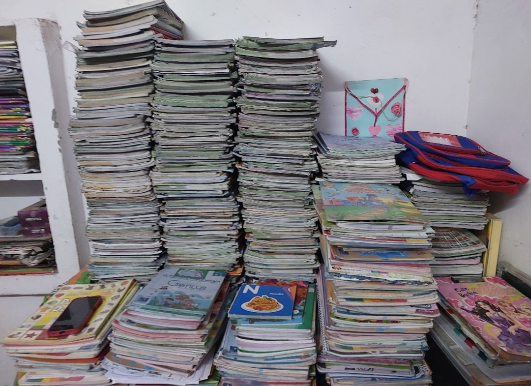 AsmeeFoundation's tweet photo. We believe in giving old books a new purpose by using them to educate our students. This initiative not only supports education but also promotes an environment-friendly future. Thanks to St. Andrews World School for supporting us in this mission. https://t.co/SVc5cMd1Ha