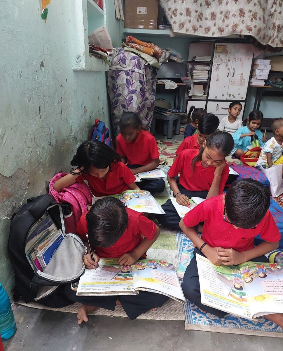 AsmeeFoundation's tweet photo. We believe in giving old books a new purpose by using them to educate our students. This initiative not only supports education but also promotes an environment-friendly future. Thanks to St. Andrews World School for supporting us in this mission. https://t.co/SVc5cMd1Ha