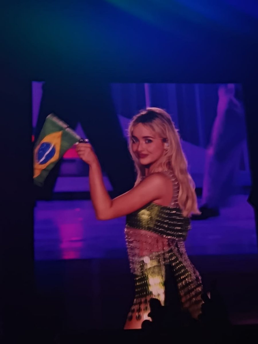 mariistar33's tweet photo. Março foi, sem dúvida, o melhor mês da minha vida ✨
Realizei um sonho e vivi um dos momentos mais especiais
@sabrinacarpenter não é só uma artista, foi luz nos meus dias difíceis e parte da minha evolução.
Te amo, Brini 🥹💛
#sabrinacarpenter #foryou https://t.co/LhkiWhJwrS