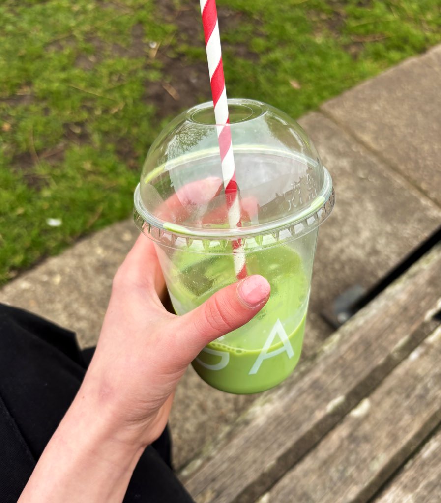 freyamustdle's tweet image. my matcha and my makeup today #basic