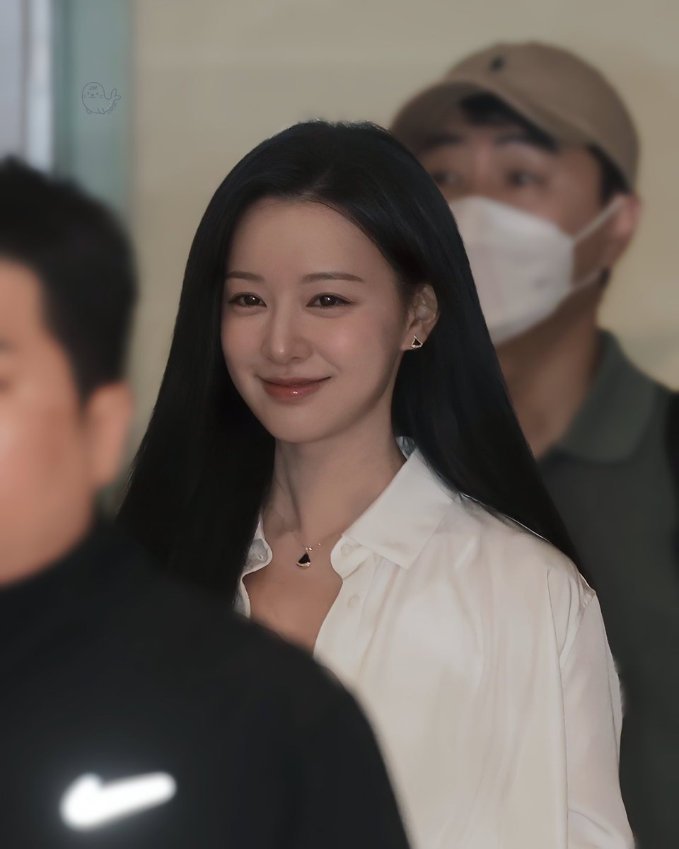 KJWTWELEVATOR52's tweet photo. 2026.04.02

250716 ICN🛫

#김지원 #KIMJIWON #キムジウォン https://t.co/ZmunMQGkyd