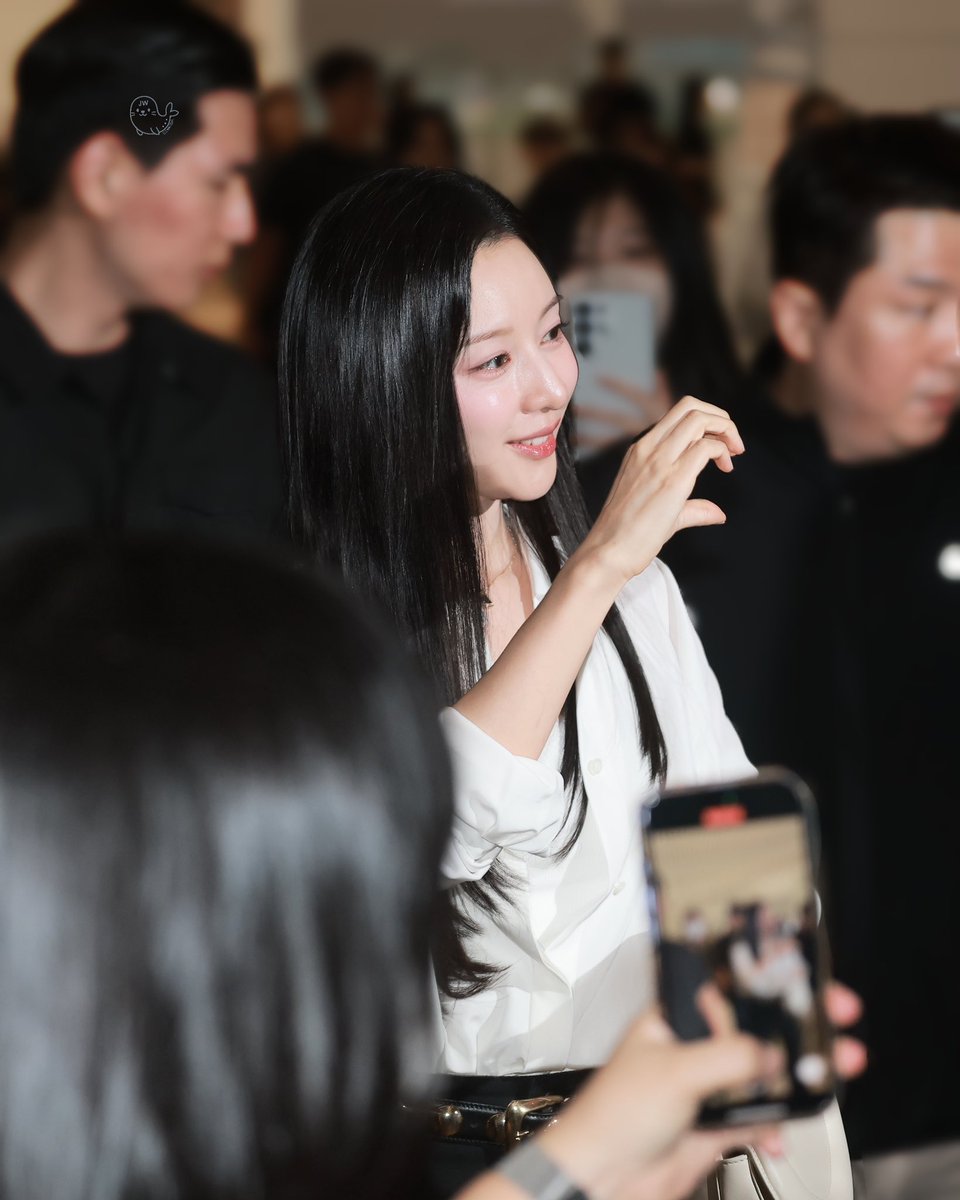 KJWTWELEVATOR52's tweet photo. 2026.04.02

250716 ICN🛫

#김지원 #KIMJIWON #キムジウォン https://t.co/ZmunMQGkyd