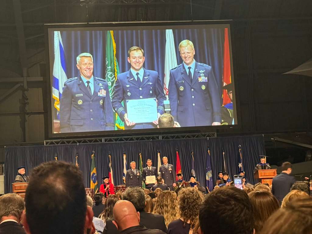 Fuerza Aérea de Chile tweet media