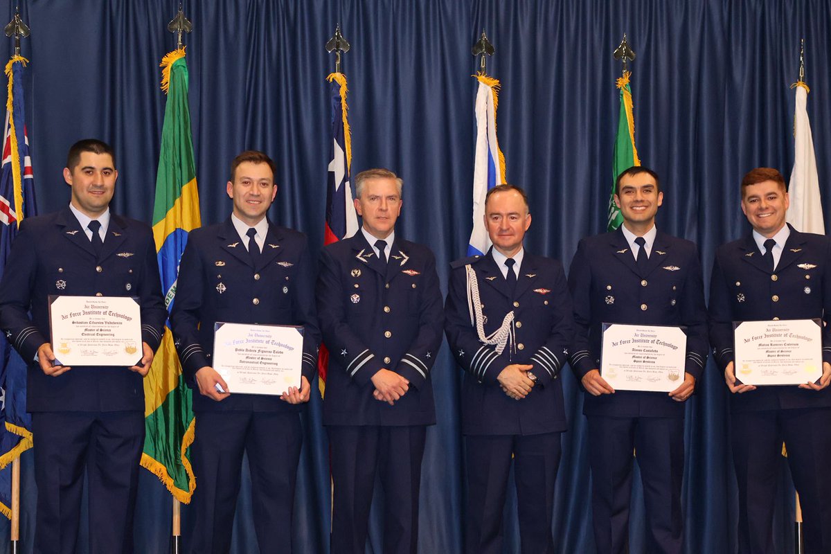 Fuerza Aérea de Chile tweet media