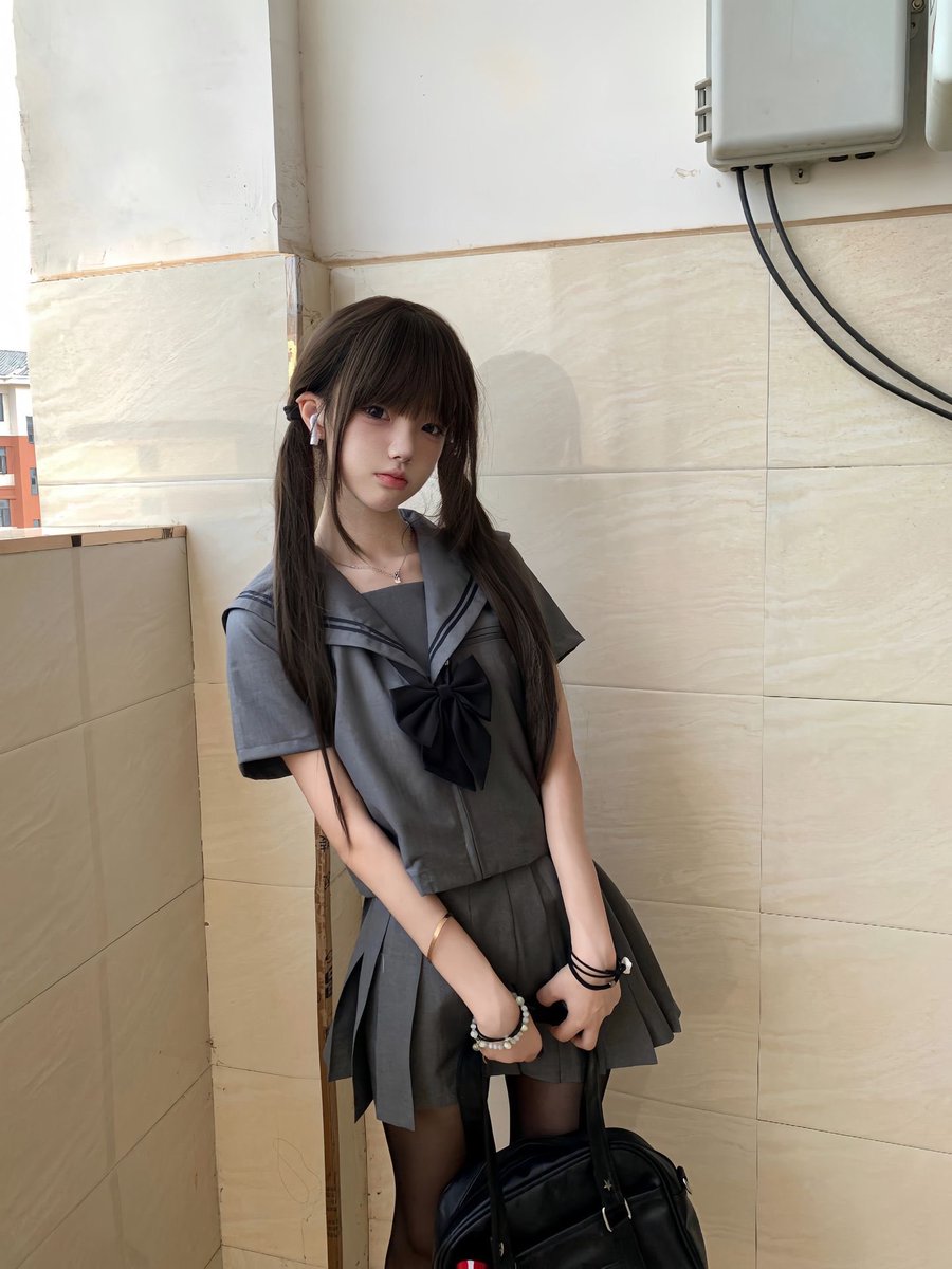 依依恋 tweet media