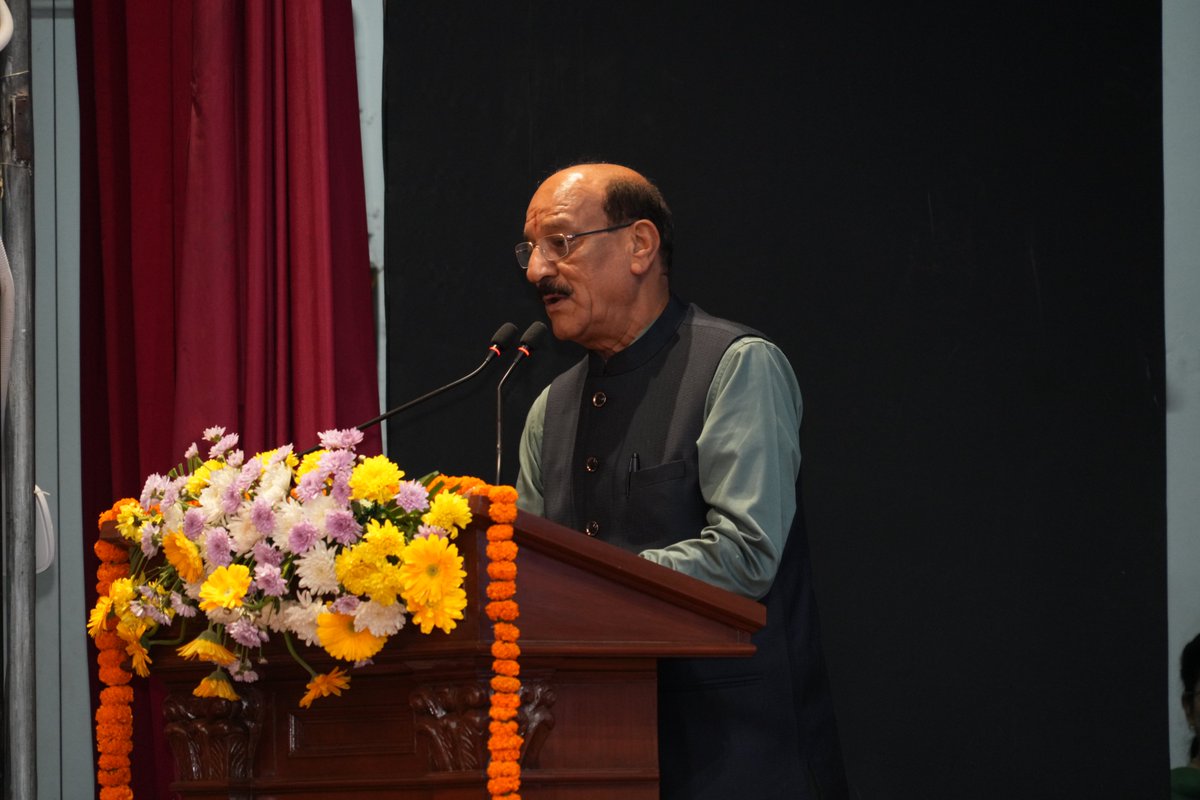 vchnbumu's tweet photo. HNBUMU organized an awareness programme on safe & comfortable Char Dham Yatra at Lok Bhawan, Dehradun.

Hon’ble Governor Lt. Gen. Gurmit Singh ji and Hon’ble Health Minister Shri Subodh Uniyal ji unveiled the “Travel Advisory for Char Dham Yatra.”

Vice Chancellor Prof. (Dr.) Bhanu Duggal and experts Padma Shri Prof. S. C. Manchanda, Dr. Pankaj Singh, and Dr. Ashutosh Tiwari highlighted high-altitude risks, prevention and emergency preparedness.
 
@tourismgoi 
@ndmaindia 
@UTDBofficial