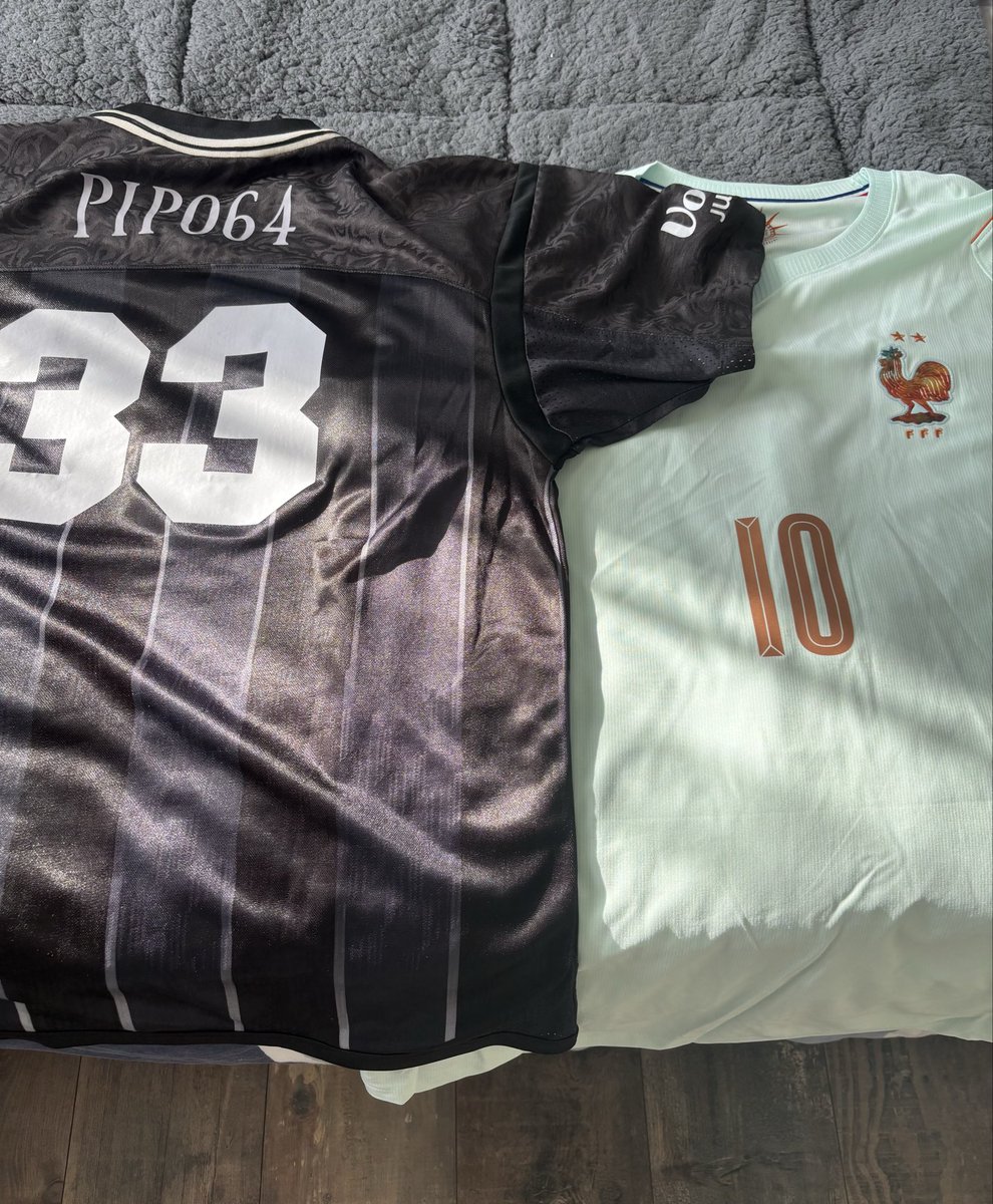 Merci <a href="/gentlemates/">Gentle Mates</a> et <a href="/FFF/">FFF</a> pour ces magnifiques maillots !