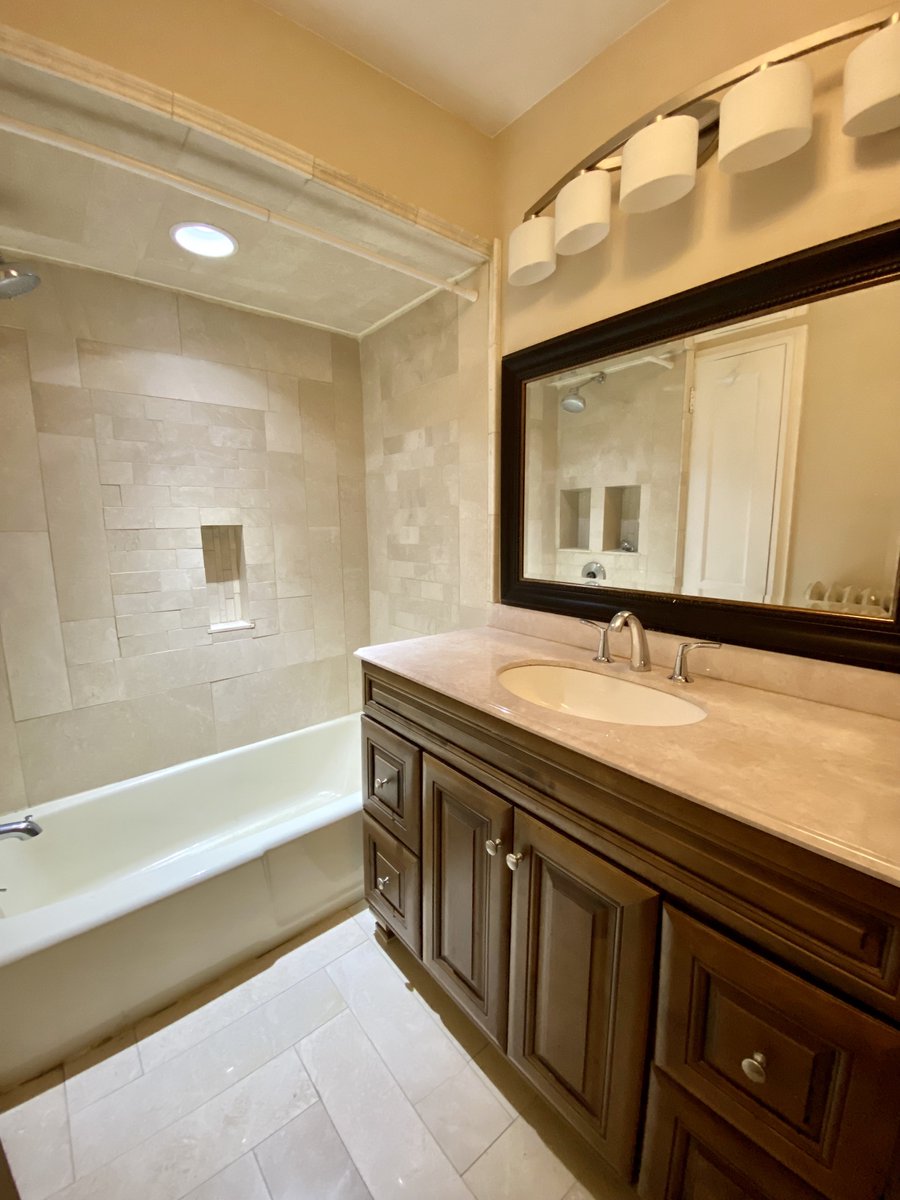 RPMPittsburgh's tweet photo. We have some amazing new listings this week! 35 units are available, including this amazing home in North Oakland. Our profile has the link to our website. Contact us for a showing today! Days, nights, and weekends are available. 

#rentalspittsburgh 
#homeforrentpittsburgh https://t.co/hew5AZTuwM