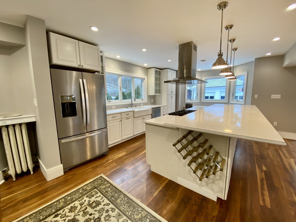 RPMPittsburgh's tweet photo. We have some amazing new listings this week! 35 units are available, including this amazing home in North Oakland. Our profile has the link to our website. Contact us for a showing today! Days, nights, and weekends are available. 

#rentalspittsburgh 
#homeforrentpittsburgh https://t.co/hew5AZTuwM