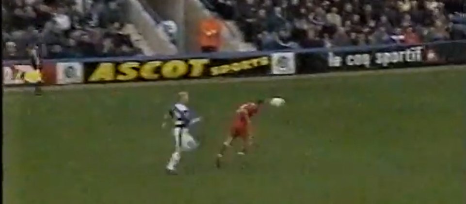 Remember when the advertising boards were velcro'd on (and padded) when we Wasps shared with us!? 

Trip down QPR YouTube memory lane...

Completely forgot.