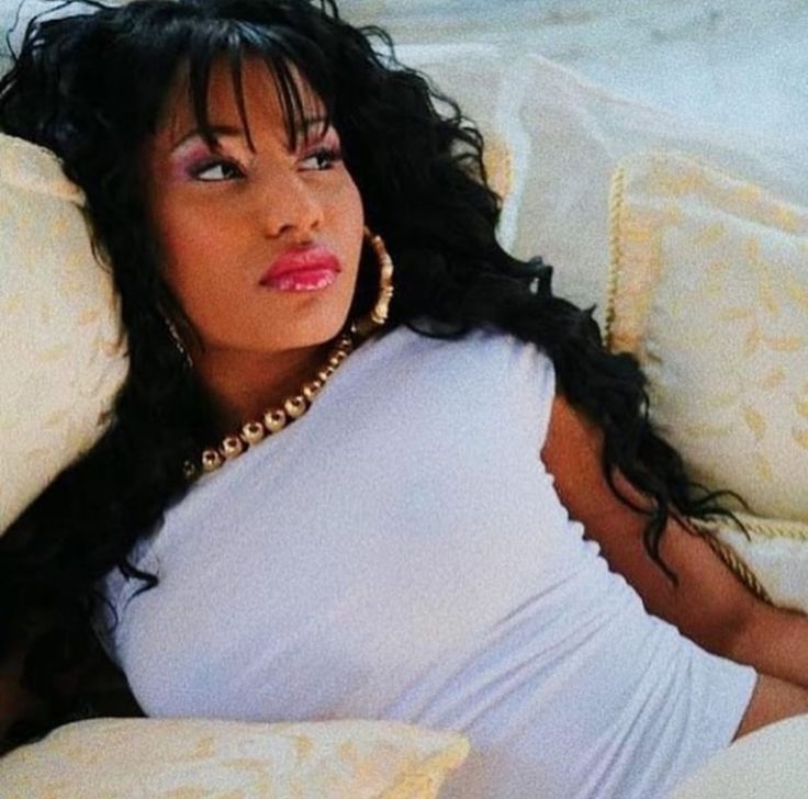 Nicki4orever's tweet image. Her pen game is on point, just raw talent and punchlines that leave them gagging. ✍️🔥 #BestFemaleRapper #Barbz #Lyrics 🩶🩶🩶👑👑👑🩷🩷🩷💖💖💖