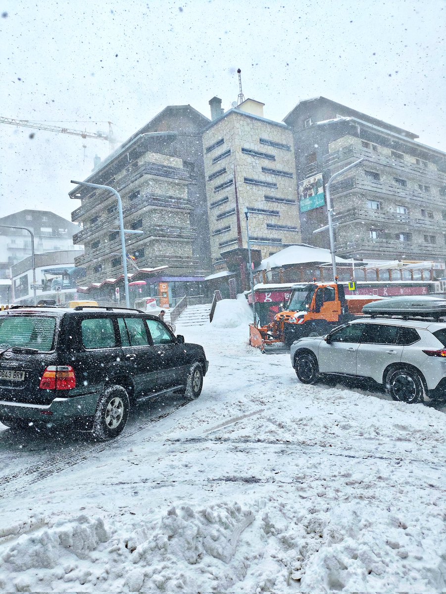 Projecte 4 Estacions tweet media