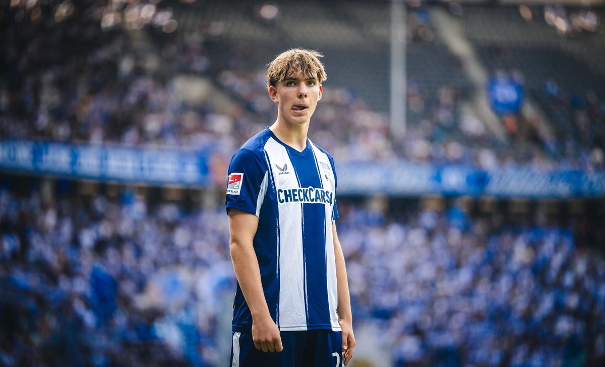🚨Manchester United are VERY INTERESTED in Kennet Eichhorn from Hertha BSC. 

The 16-year-old is seen as one of Germany’s brightest midfield talents, highly rated by United.

Arsenal and Bayern Munich are also interested in him. #MUFC [<a href="/BILD/">BILD</a> via <a href="/Sport_Witness/">Sport Witness</a>]