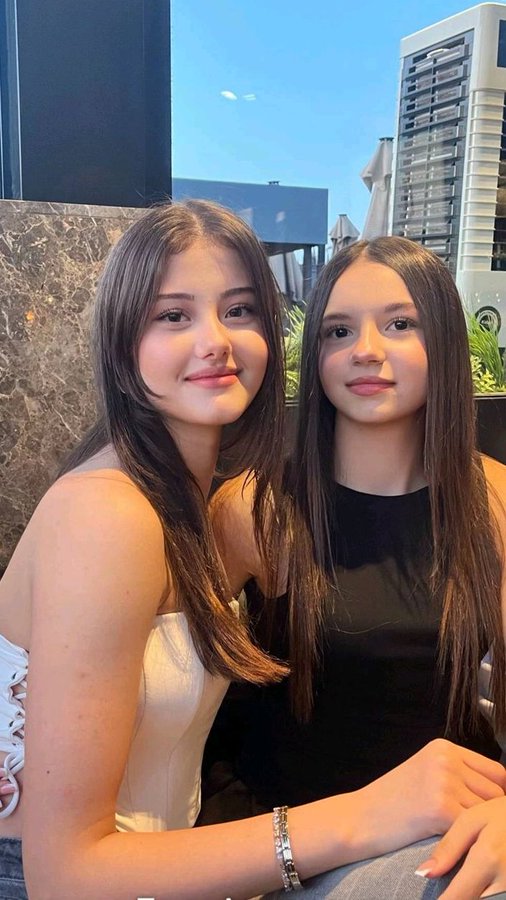 Hermanas gemelas 👯♀️ tweet media