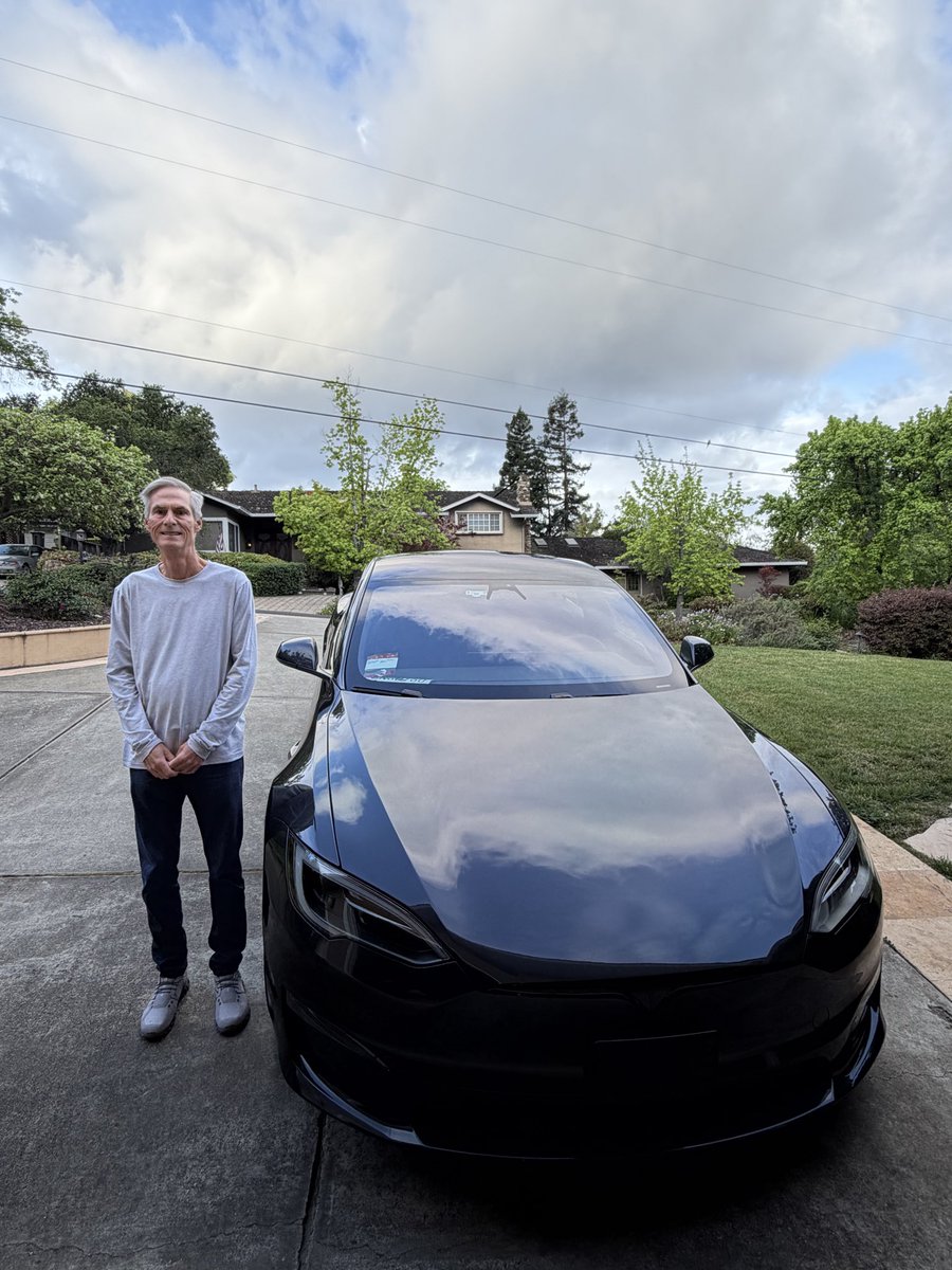 JoeSteger's tweet photo. @elonmusk Yesterday I took delivery of my 4th Model S since 2016. Proud to buy one of the last ones to come off the line. Fantastic car. . . sorry to see it come to an end. https://t.co/mqCfxMwYeY