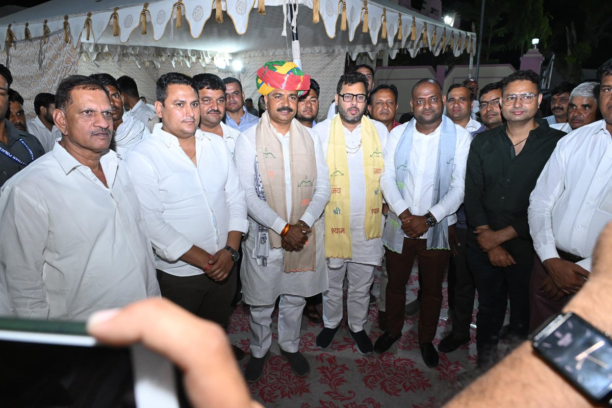 TikaRamJullyINC's tweet photo. निवाई, टोंक में आपके इस स्नेह और सम्मान के लिए हृदय की गहराइयों से आभार 🙏 https://t.co/OU3DAUjWpO