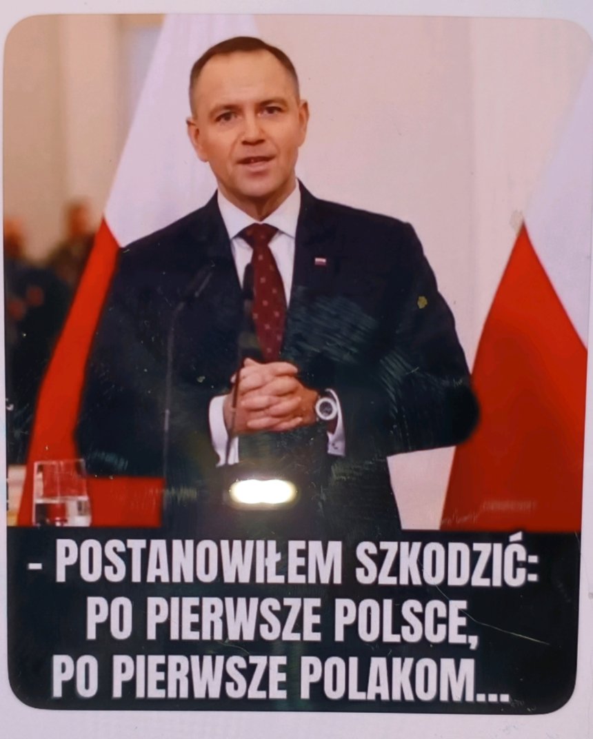 GMozdzynski's tweet photo. @BoguckiZbigniew Pierdolisz jak zwykle. Kłamstwo na kłamstwie. Konstytucja i ustawy nie zostawiają ŻADNEGO miejsca dla prezydenta do jakichkolwiek "decyzji" tutaj. Sędziowie WYBRANI PRZEZ SEJM. Rozumiesz facet to zdanie? No, to spadaj #wPiSdu.
Wasz czas jest policzony a kadencja zapewne krótsza. https://t.co/qWTR3vi423