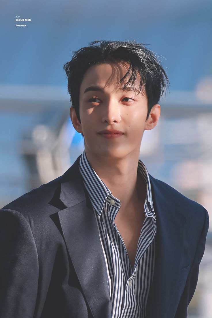 hourly dokyeom tweet media