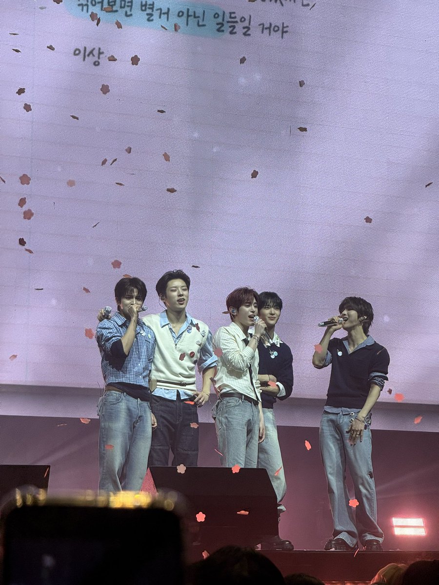 babymeong2122's tweet photo. NOWZ 2주년 축하해!!!!
함께한 2년이 너무 소중하고 행복한 시간 보낼수있게 해줘서 ㄱㅁㅇ
좋은친구도 마니 만나서 ㄱㅁㅇ
영원이 믿지 않은 내가 영원히 함께 하고싶게 만든 나우즈진심으로 마니마니사랑해..♡

૮⁔.  ̫ .⁔ა . ⁺ . ✦

#나우즈와_내일을_함께할래 https://t.co/aBm5mg0rUJ