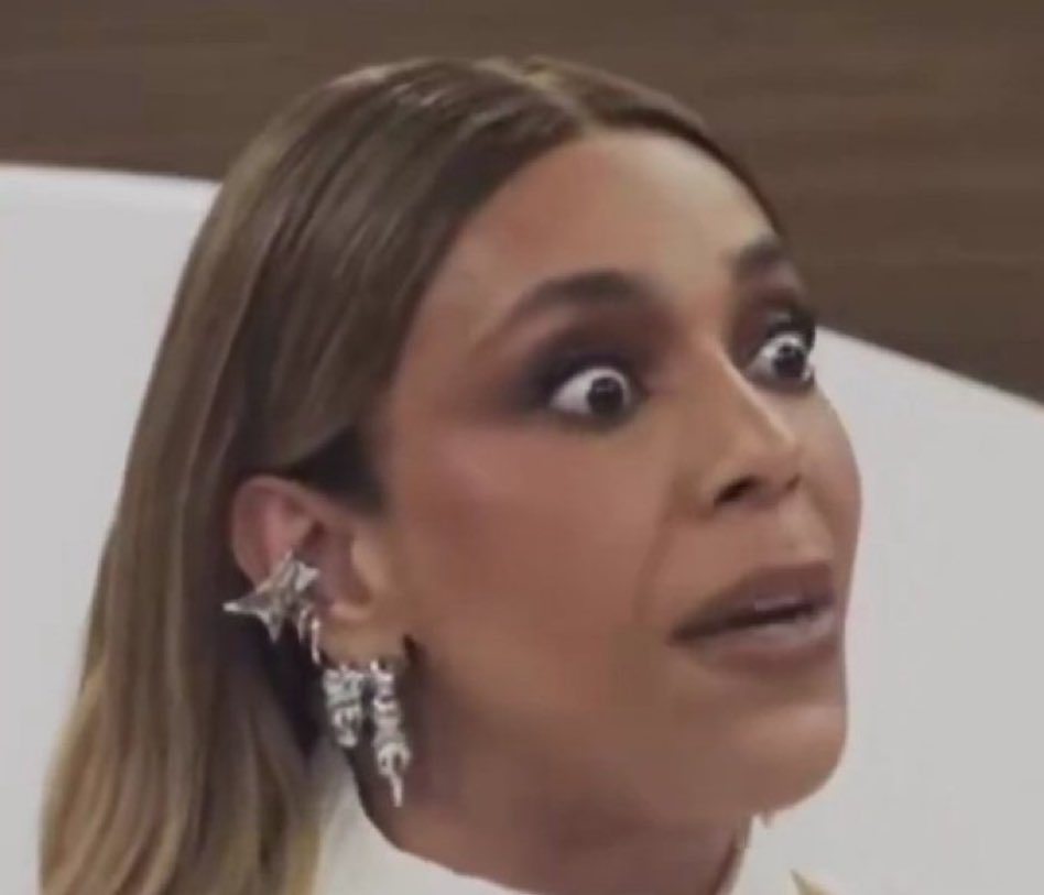 E daí? Lamento. Quer que eu faça o quê? tweet media